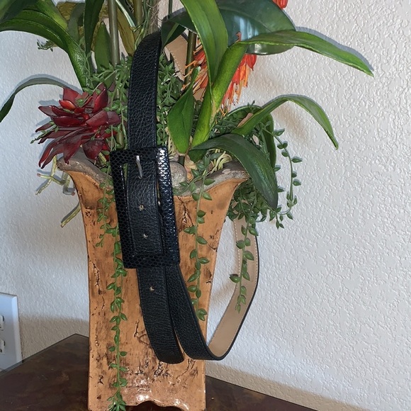 Leatherock black leather Belt, 32, pebbled texture, wide snake print buckle. EUC